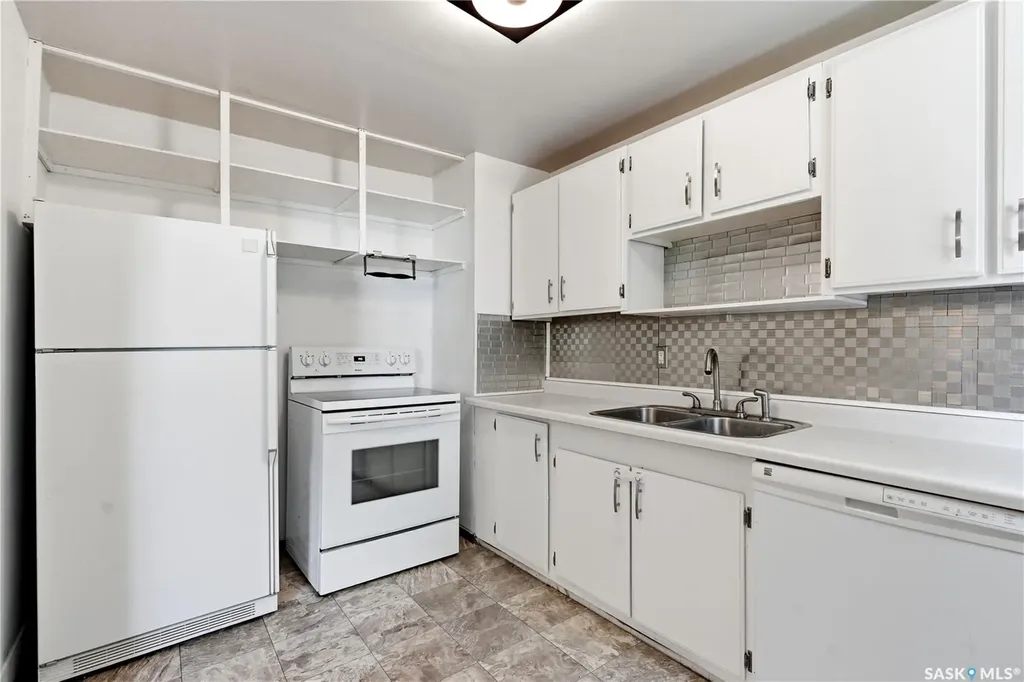 927 4th Avenue N Saskatoon SK S7K 2N5