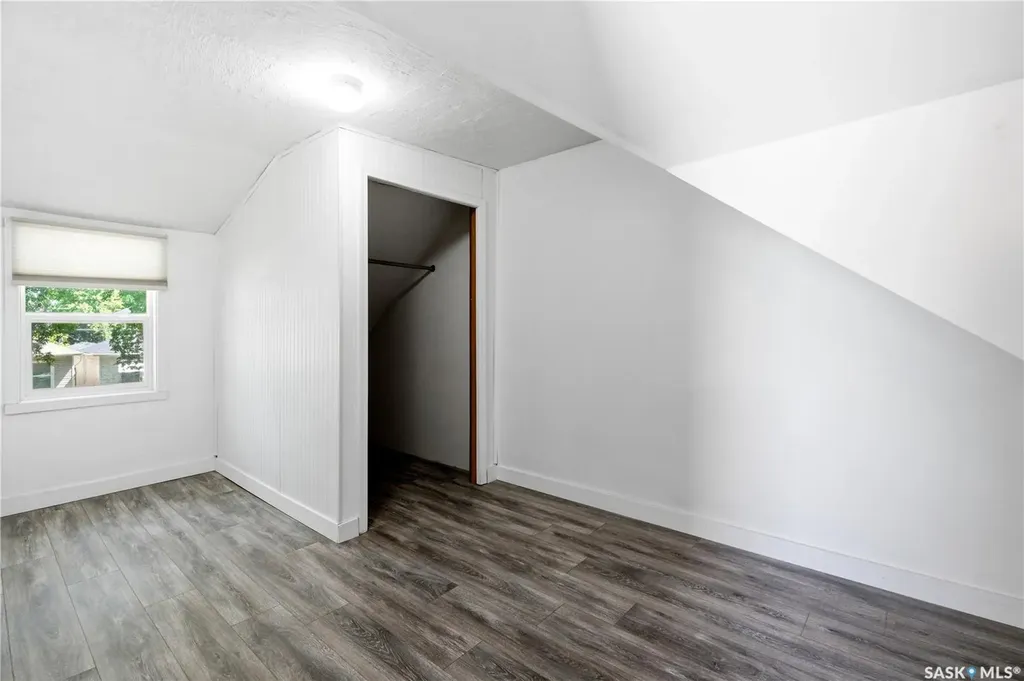 927 4th Avenue N Saskatoon SK S7K 2N5