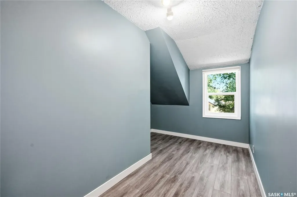 927 4th Avenue N Saskatoon SK S7K 2N5