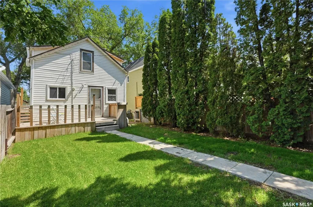 927 4th Avenue N Saskatoon SK S7K 2N5