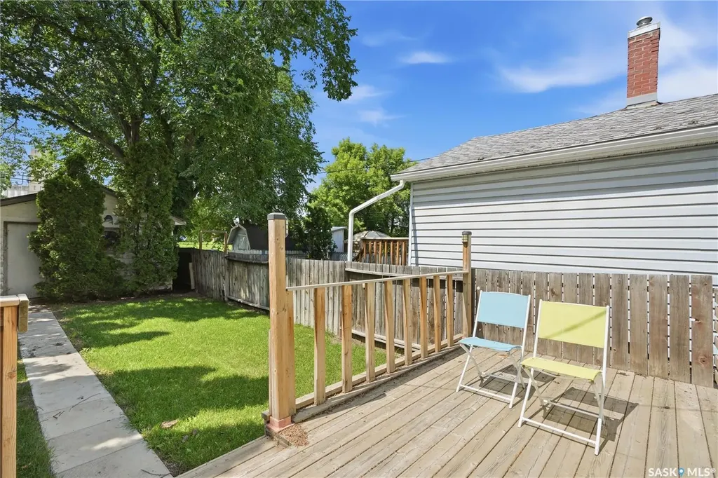 927 4th Avenue N Saskatoon SK S7K 2N5