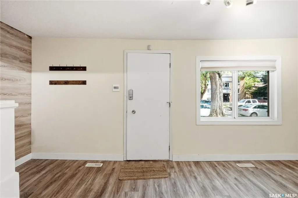 927 4th Avenue N Saskatoon SK S7K 2N5