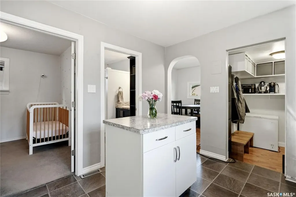 1728 2nd Avenue N Saskatoon SK S7K 2G5