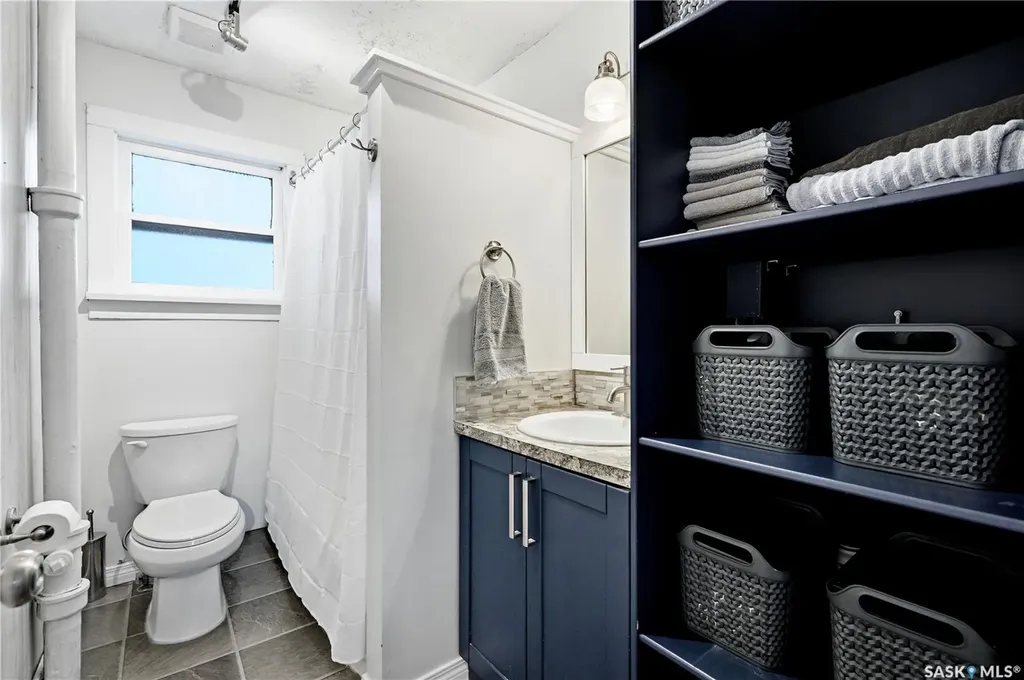 1728 2nd Avenue N Saskatoon SK S7K 2G5