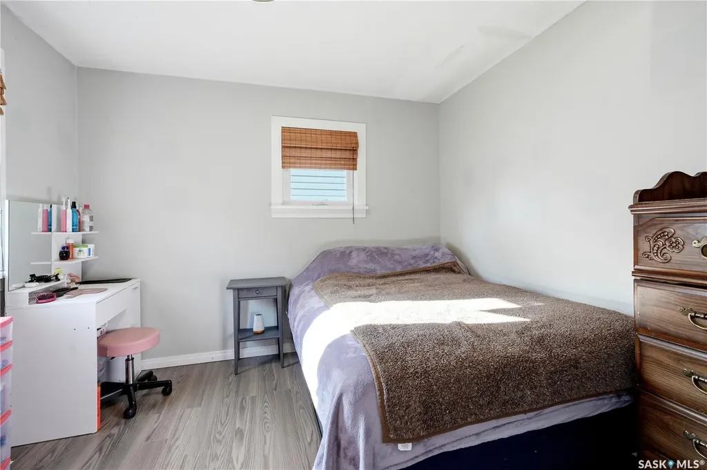 1728 2nd Avenue N Saskatoon SK S7K 2G5