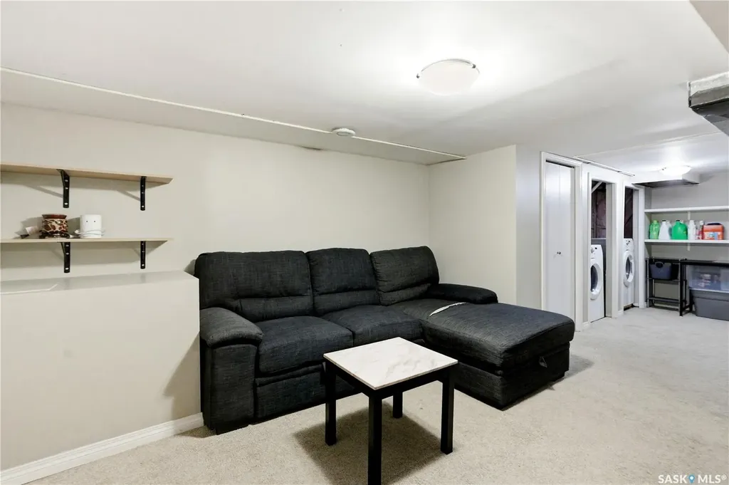 1728 2nd Avenue N Saskatoon SK S7K 2G5