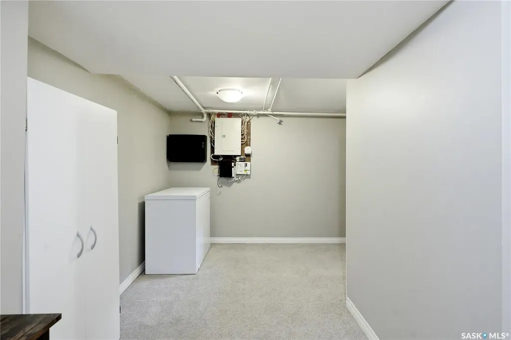 1728 2nd Avenue N Saskatoon SK S7K 2G5