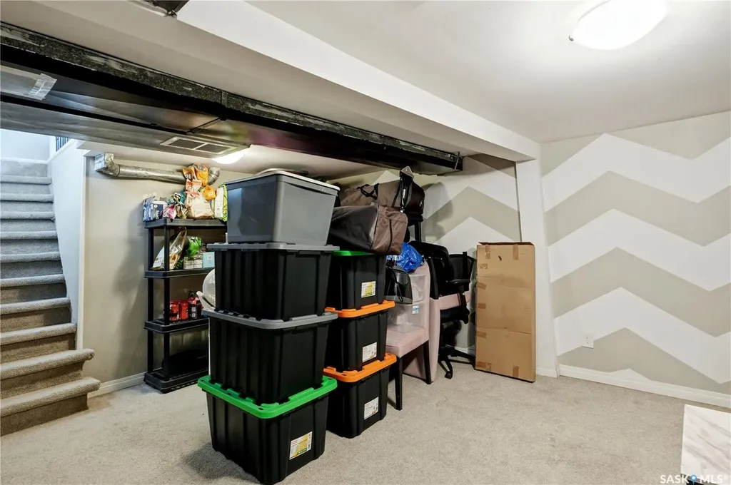 1728 2nd Avenue N Saskatoon SK S7K 2G5