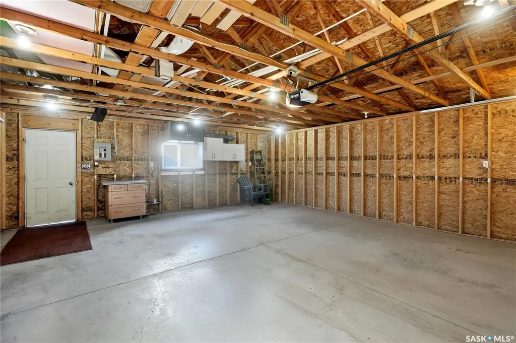 1728 2nd Avenue N Saskatoon SK S7K 2G5