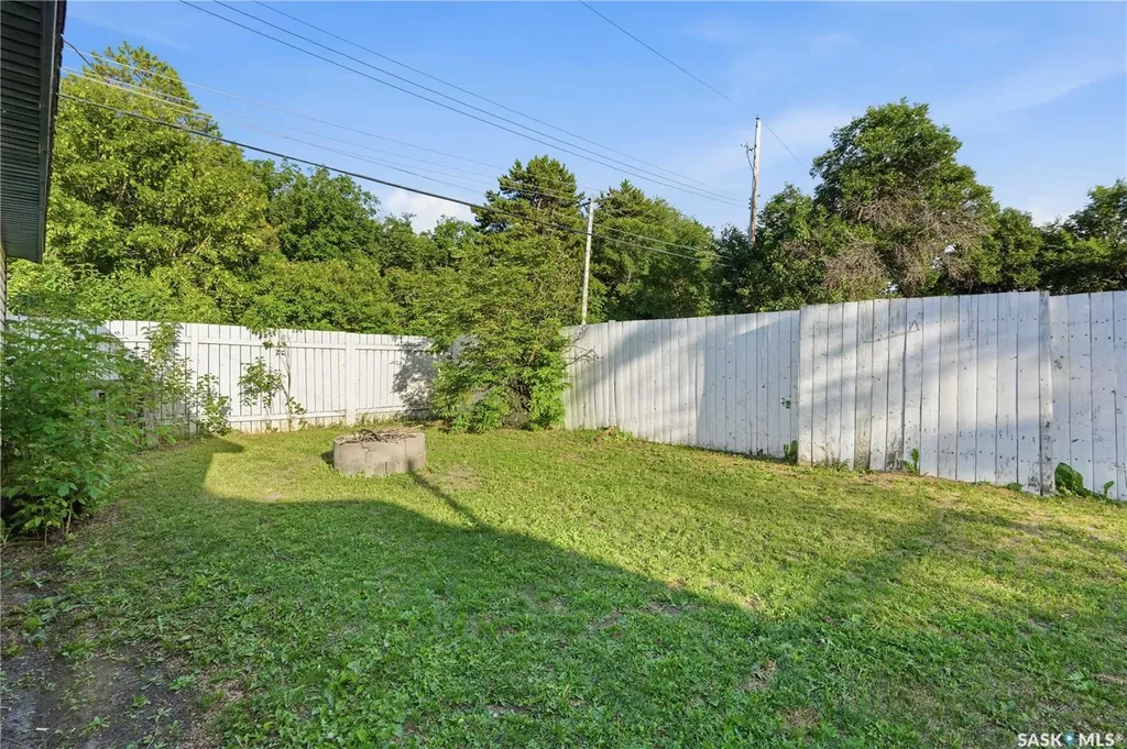 1728 2nd Avenue N Saskatoon SK S7K 2G5