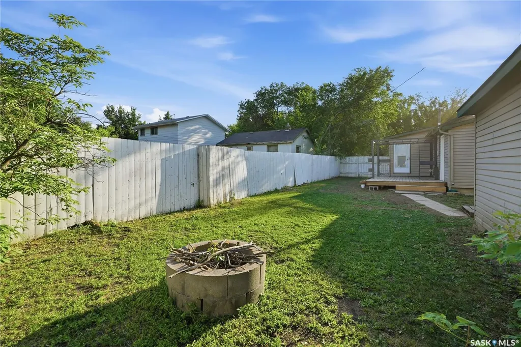 1728 2nd Avenue N Saskatoon SK S7K 2G5