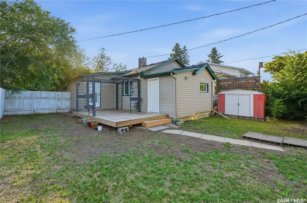1728 2nd Avenue N Saskatoon SK S7K 2G5