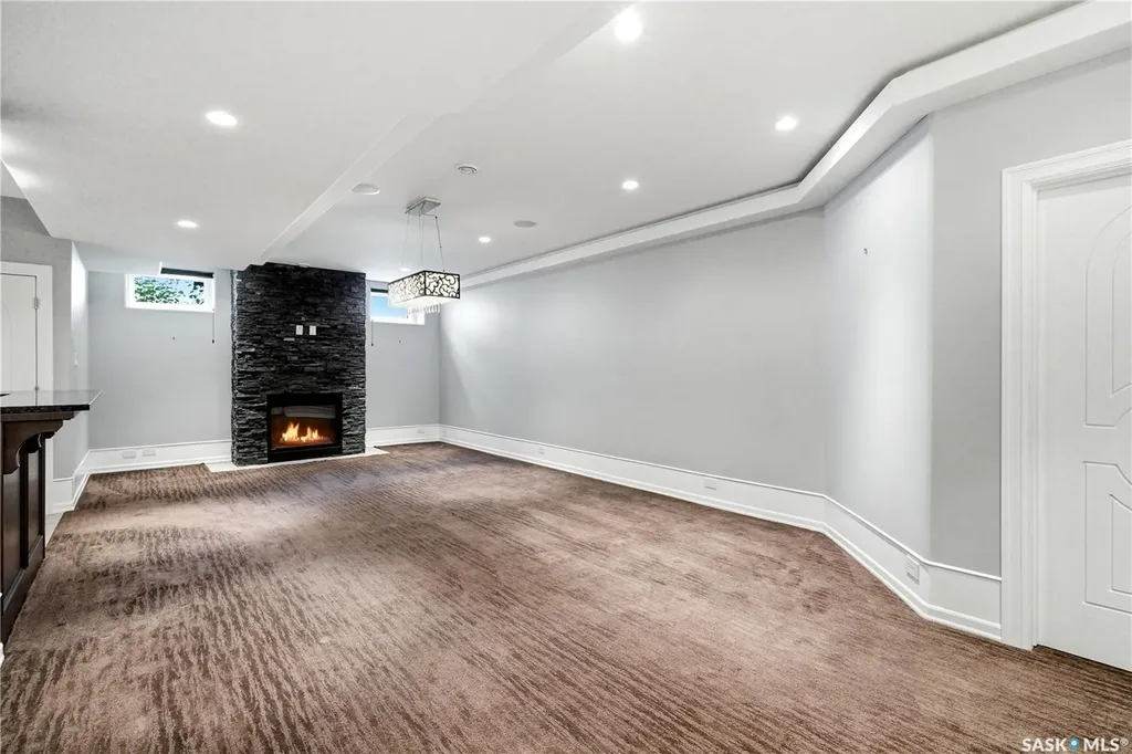 138 Flegel Court Saskatoon SK S7V 0B9