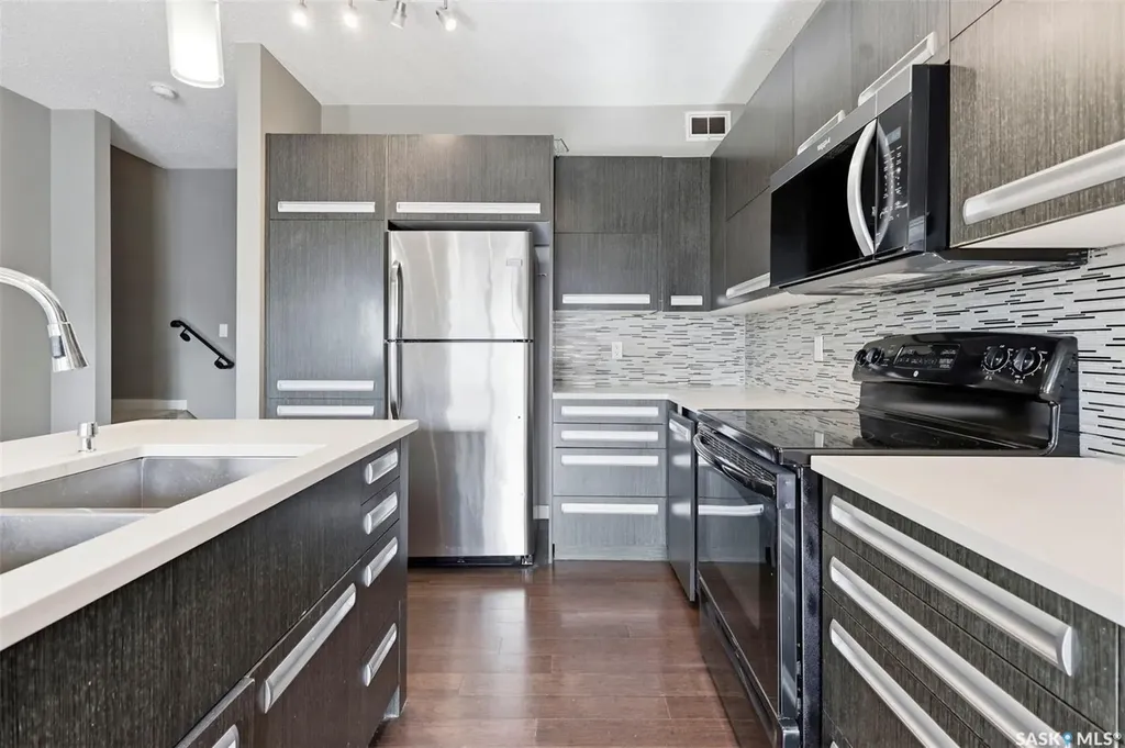 916 Stonebridge Common Saskatoon SK S7T 1C9