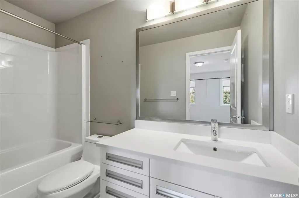 916 Stonebridge Common Saskatoon SK S7T 1C9