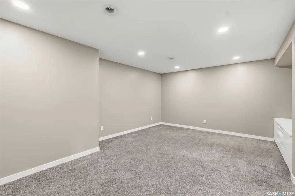 916 Stonebridge Common Saskatoon SK S7T 1C9