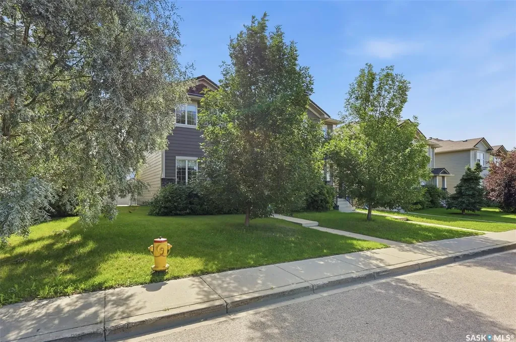 916 Stonebridge Common Saskatoon SK S7T 1C9
