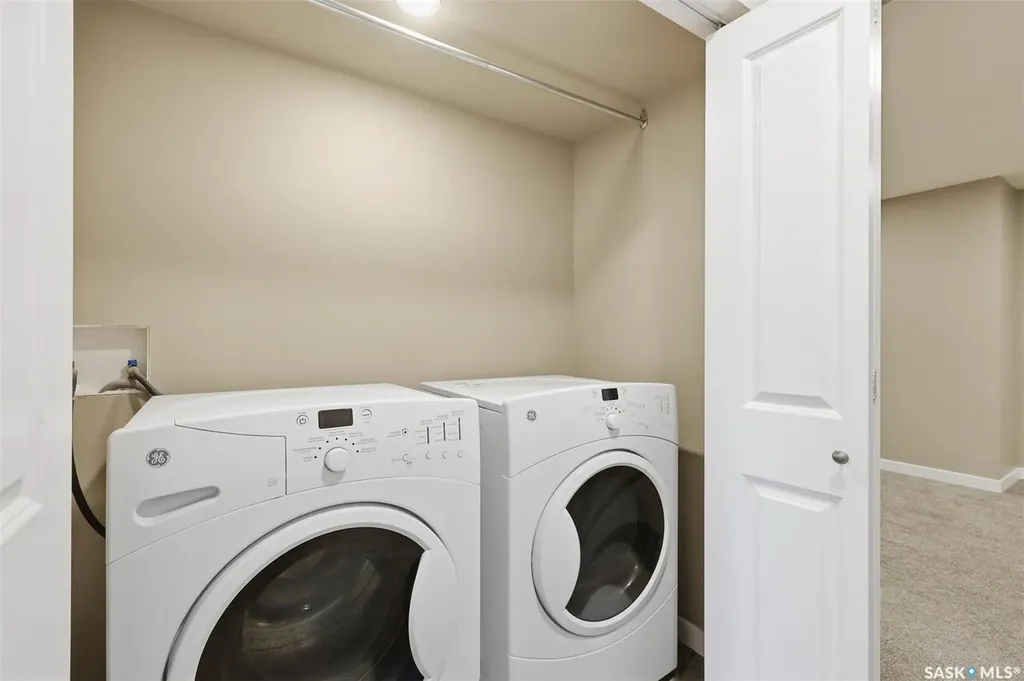 916 Stonebridge Common Saskatoon SK S7T 1C9