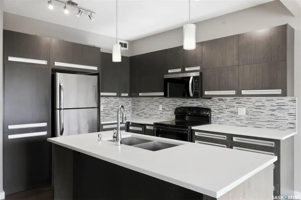 916 Stonebridge Common Saskatoon SK S7T 1C9
