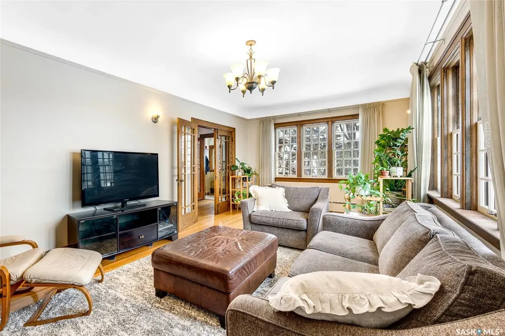 1325 Elliott Street Saskatoon SK S7N 0V7