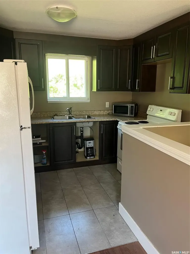 738 Henry Street Estevan SK S4A 1P5