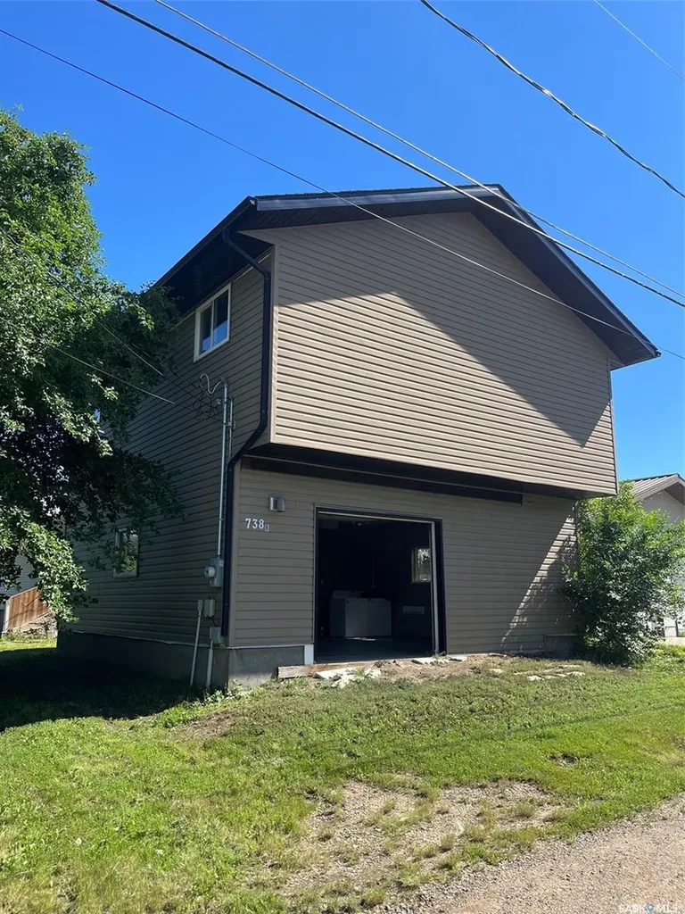 738 Henry Street Estevan SK S4A 1P5