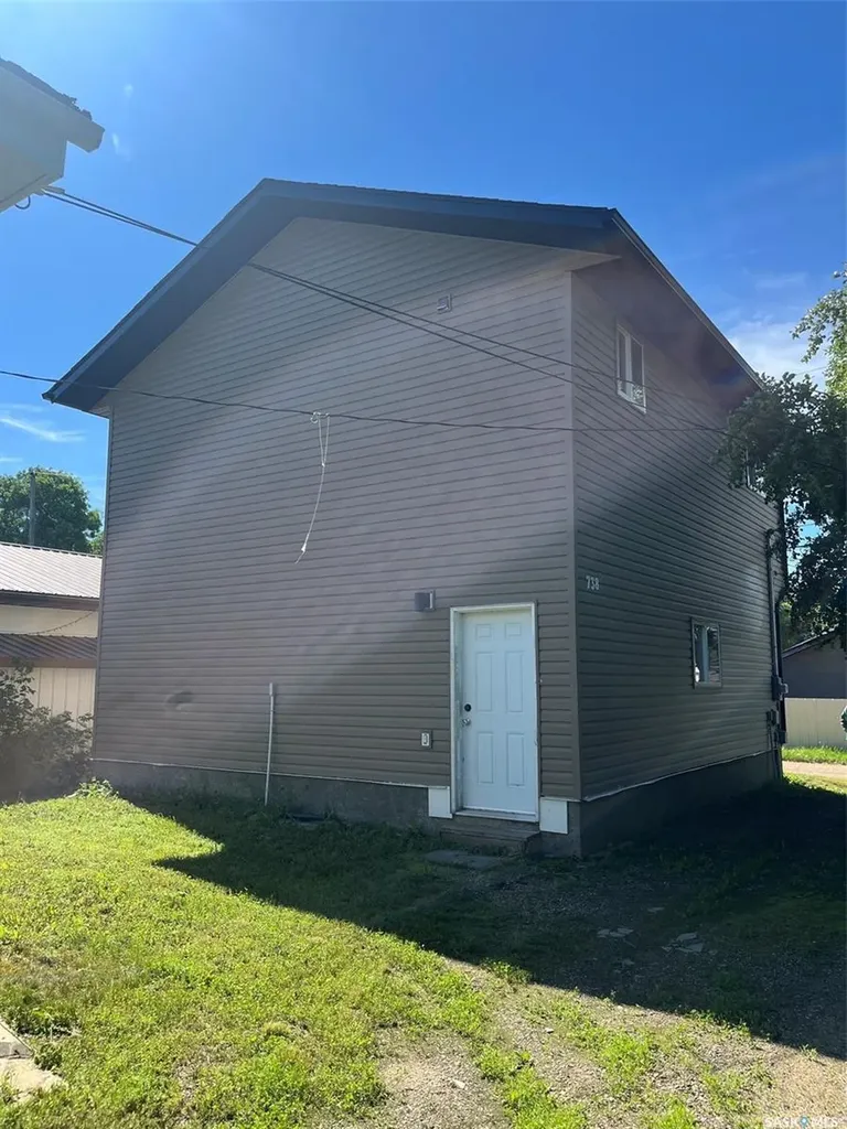 738 Henry Street Estevan SK S4A 1P5