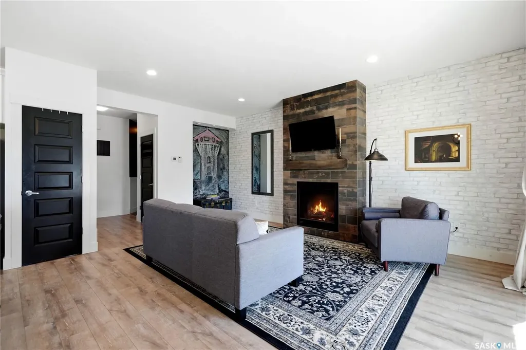 3220 11th Street W Saskatoon SK S7M 5M4