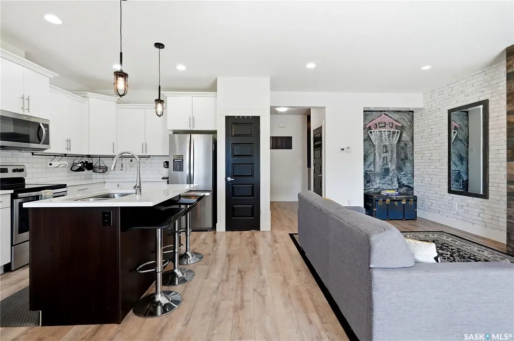 3220 11th Street W Saskatoon SK S7M 5M4