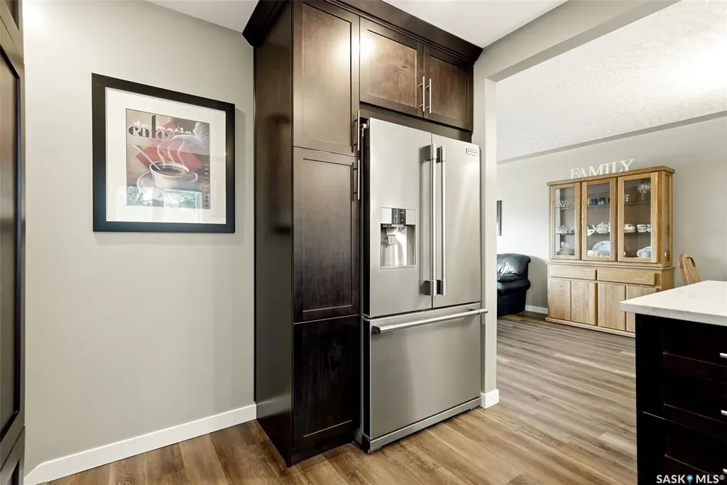 18 Forman Bay Regina SK S4R 7Y2