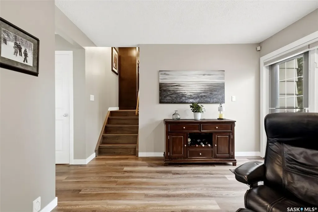 18 Forman Bay Regina SK S4R 7Y2