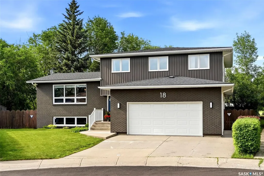 18 Forman Bay Regina SK S4R 7Y2