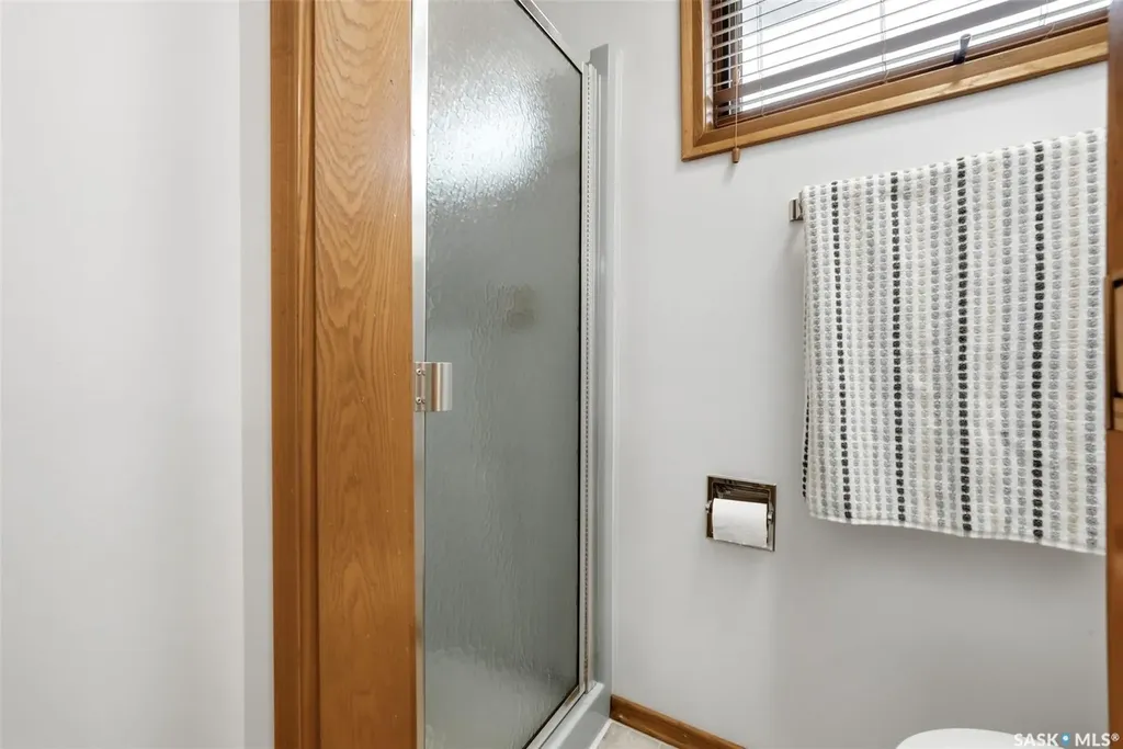 18 Forman Bay Regina SK S4R 7Y2