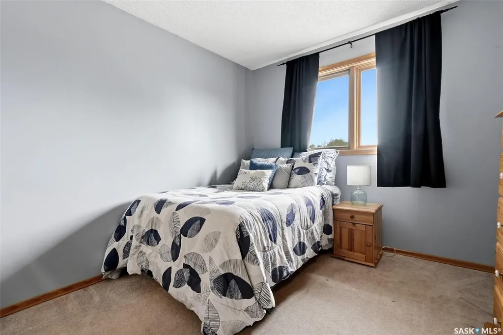 18 Forman Bay Regina SK S4R 7Y2