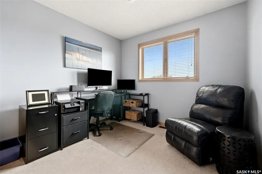 18 Forman Bay Regina SK S4R 7Y2