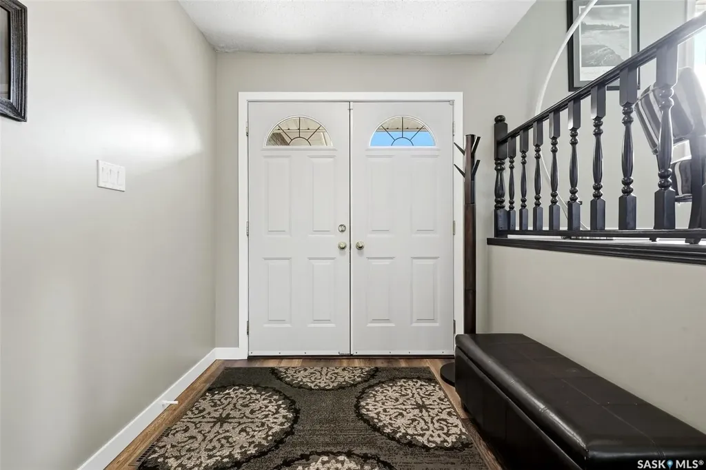 18 Forman Bay Regina SK S4R 7Y2