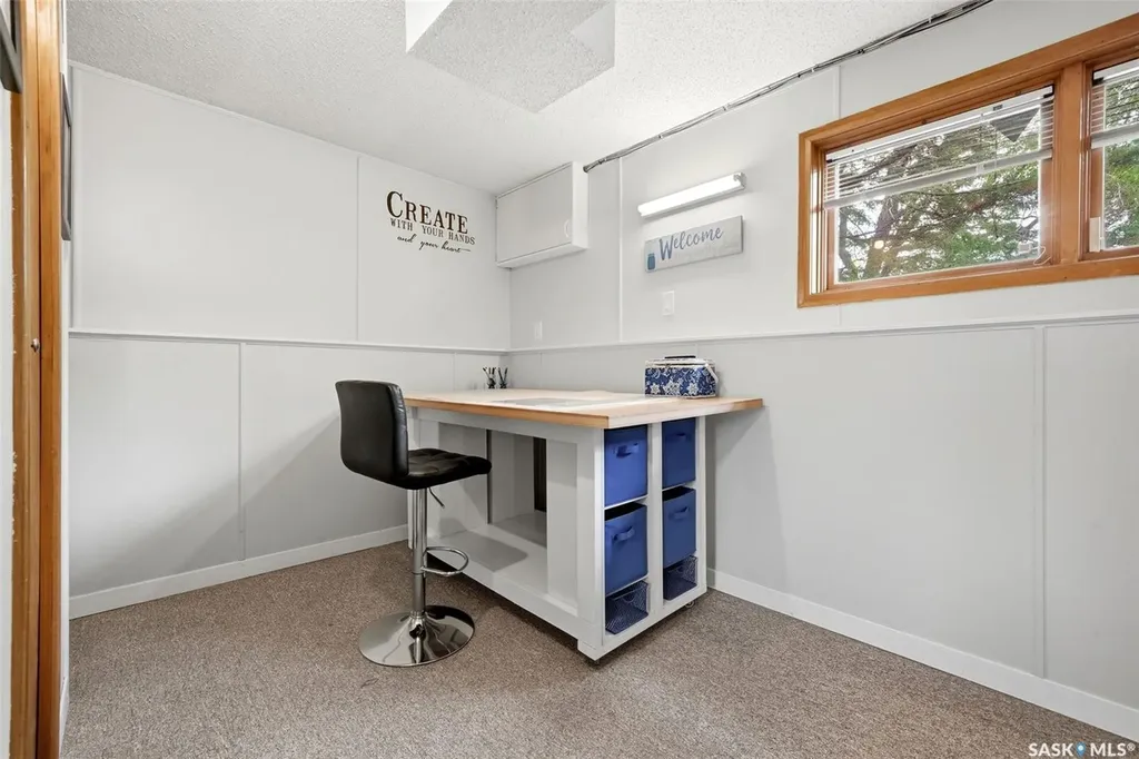18 Forman Bay Regina SK S4R 7Y2