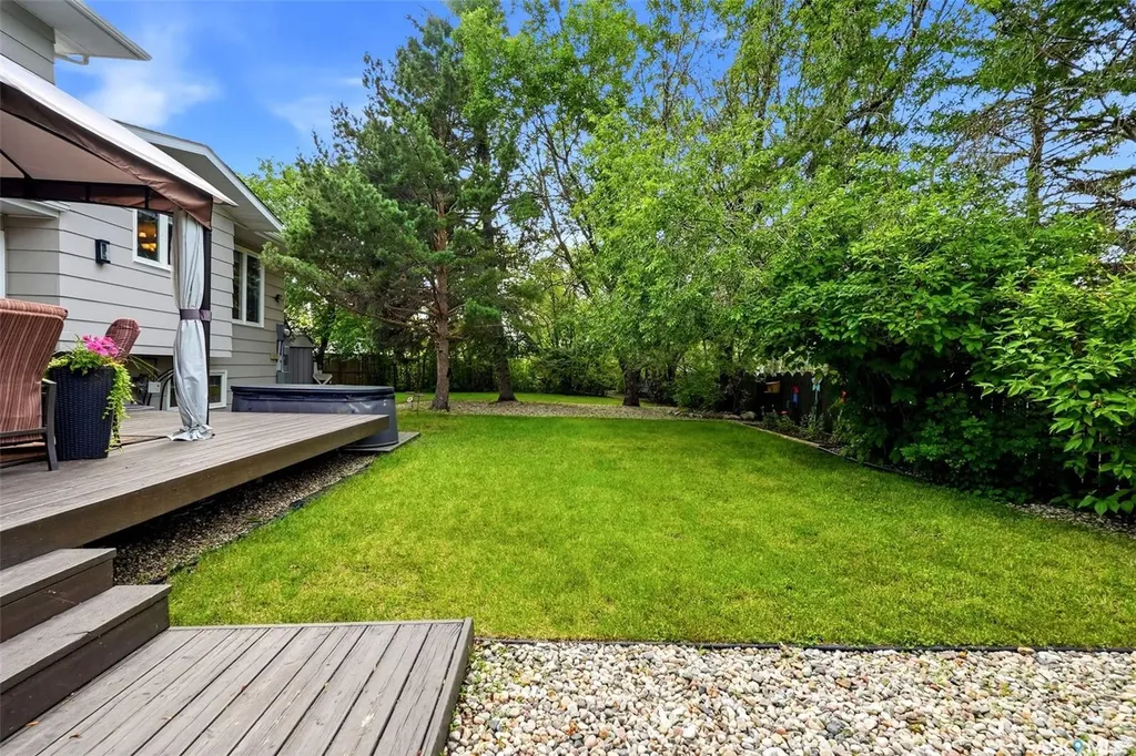 18 Forman Bay Regina SK S4R 7Y2