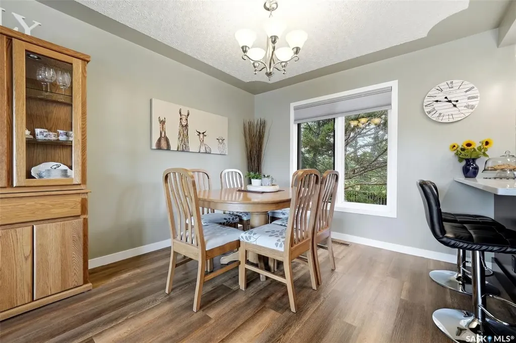 18 Forman Bay Regina SK S4R 7Y2