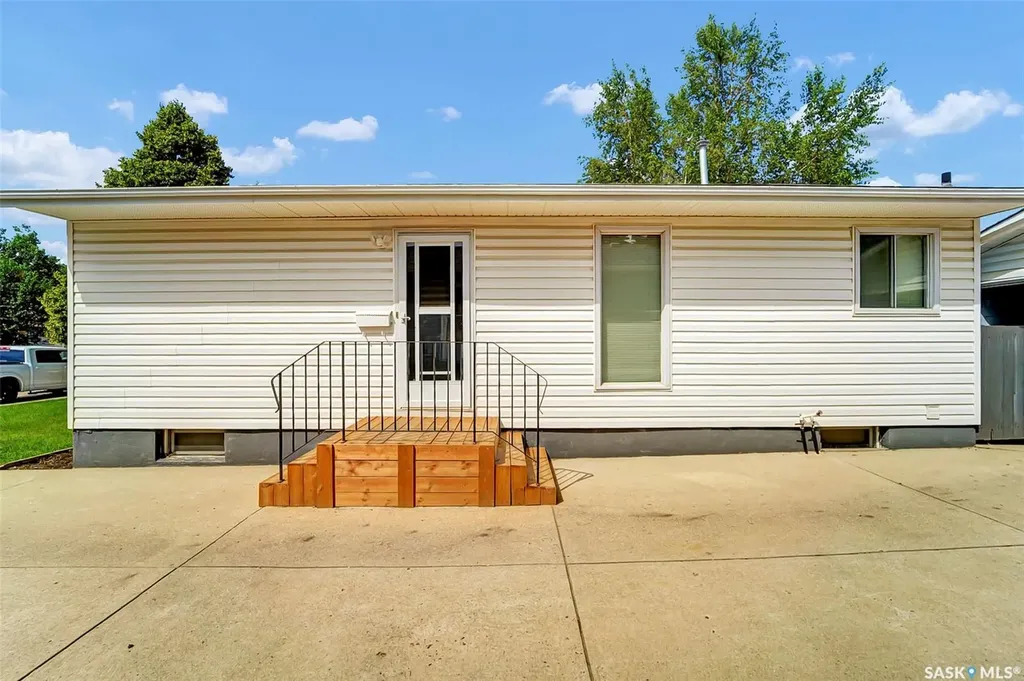 334 Johnson Crescent Saskatoon SK S7L 5P9