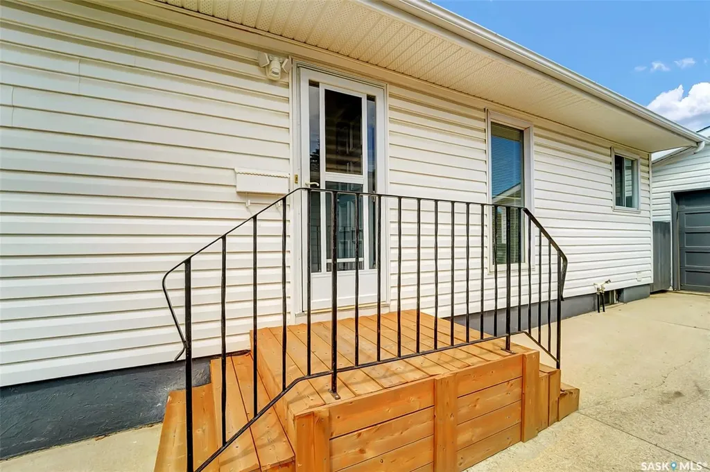334 Johnson Crescent Saskatoon SK S7L 5P9