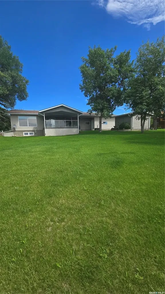 61 Moir Drive Oxbow SK S0C 2B0