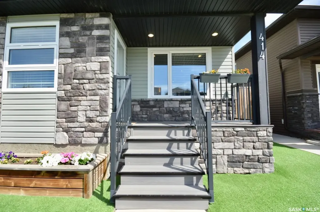 414 Veltkamp Crescent Saskatoon SK S7T 0S2
