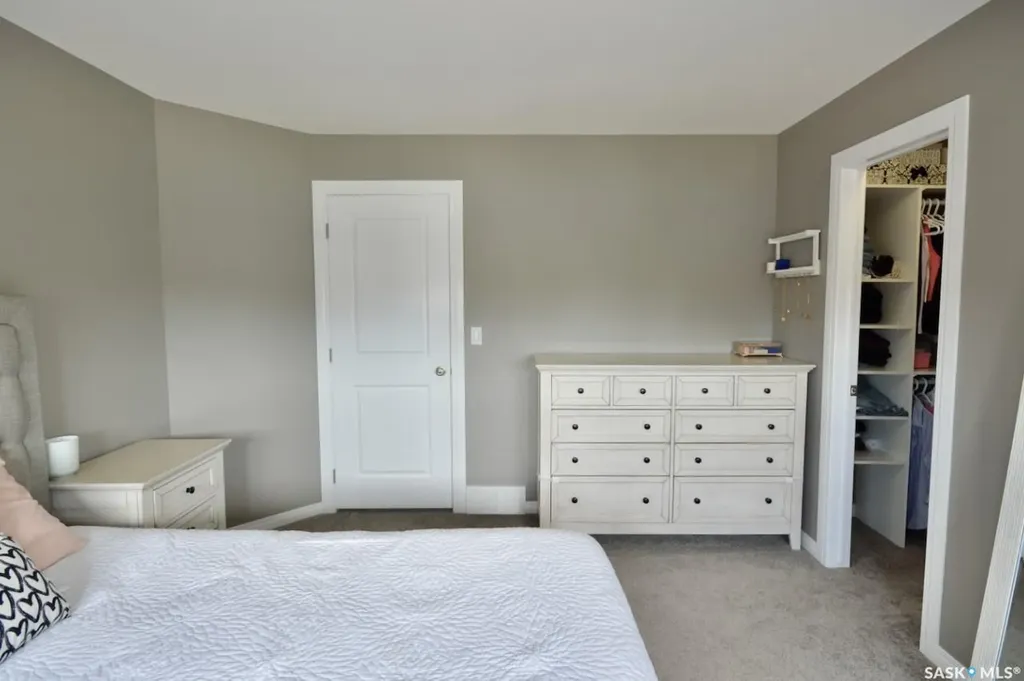 414 Veltkamp Crescent Saskatoon SK S7T 0S2