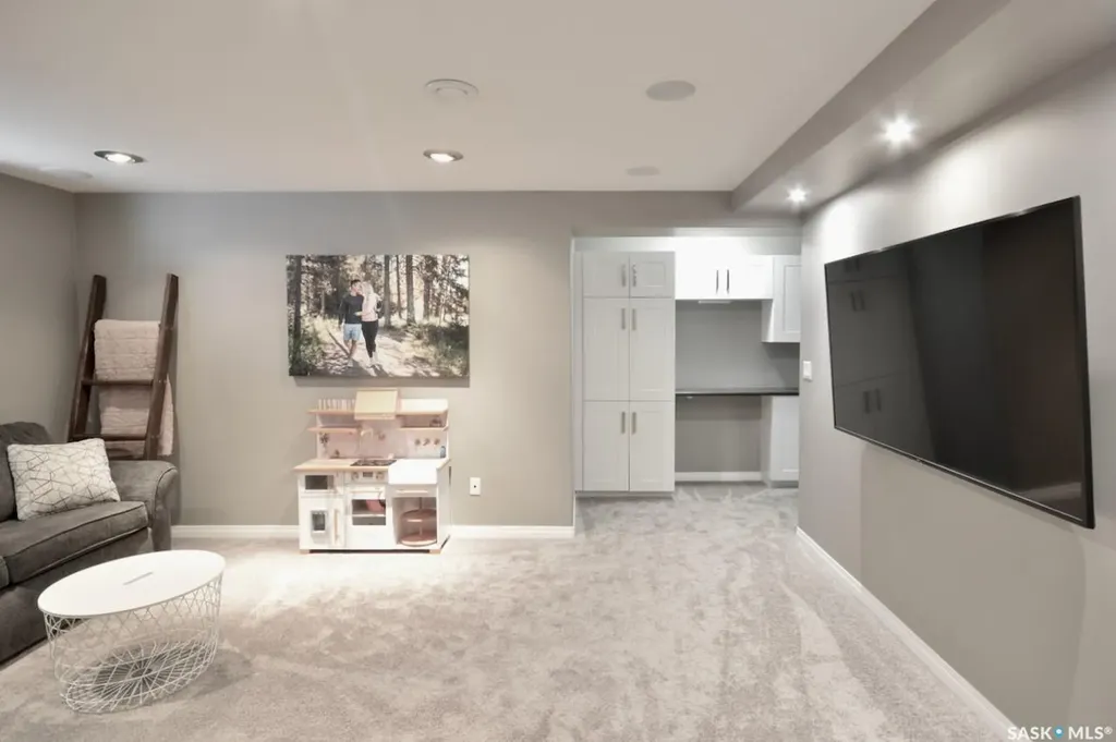 414 Veltkamp Crescent Saskatoon SK S7T 0S2