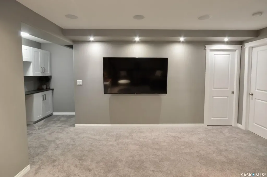 414 Veltkamp Crescent Saskatoon SK S7T 0S2