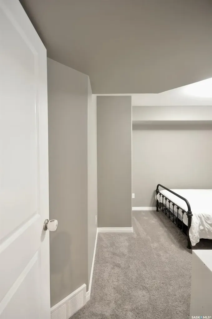 414 Veltkamp Crescent Saskatoon SK S7T 0S2