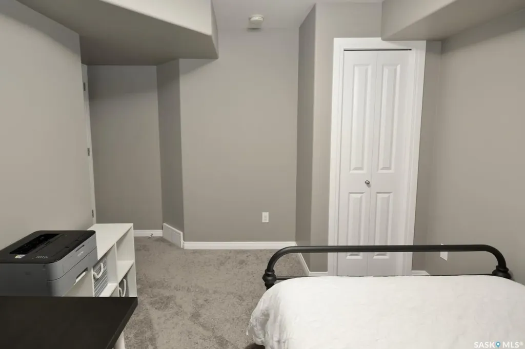 414 Veltkamp Crescent Saskatoon SK S7T 0S2
