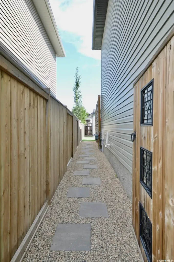 414 Veltkamp Crescent Saskatoon SK S7T 0S2