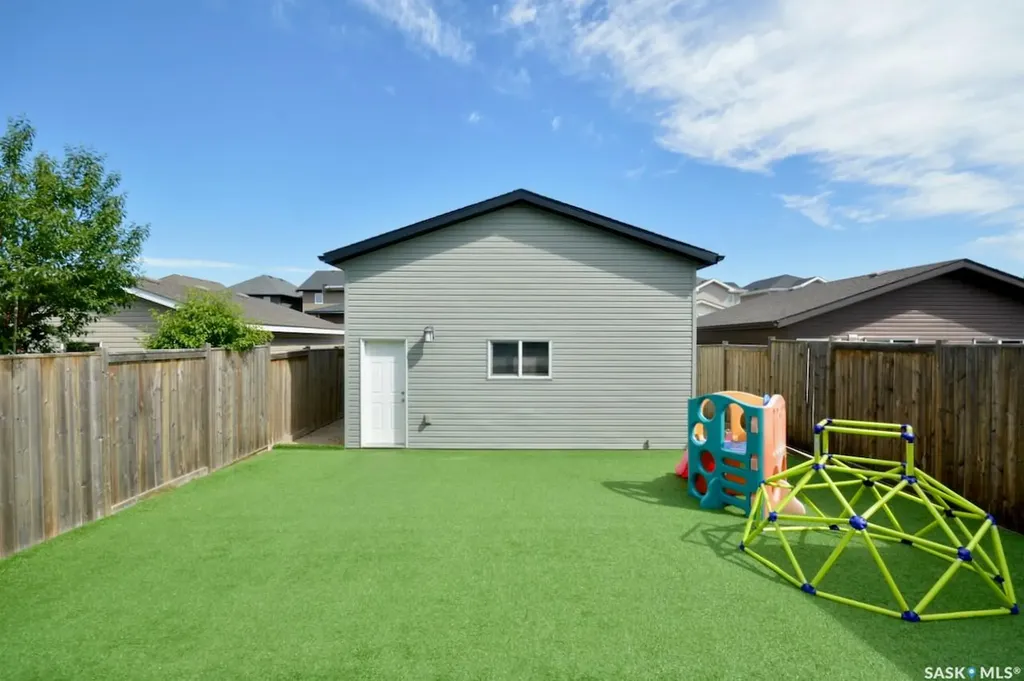 414 Veltkamp Crescent Saskatoon SK S7T 0S2